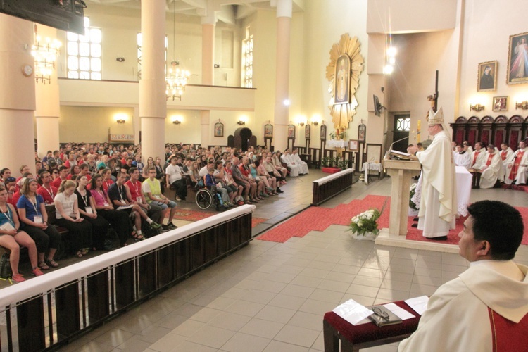 Eucharystia z widokiem na stadion