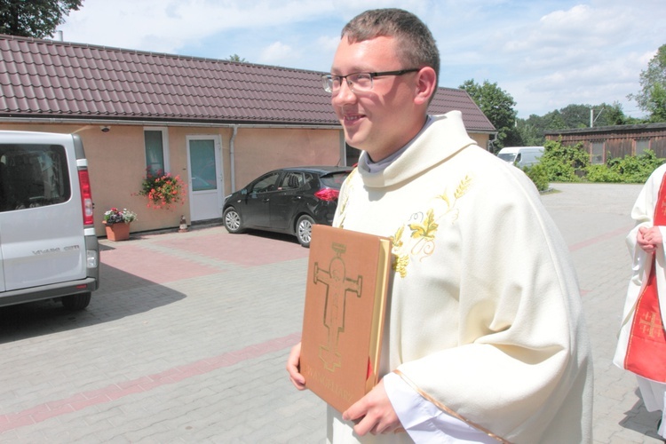 Eucharystia z widokiem na stadion