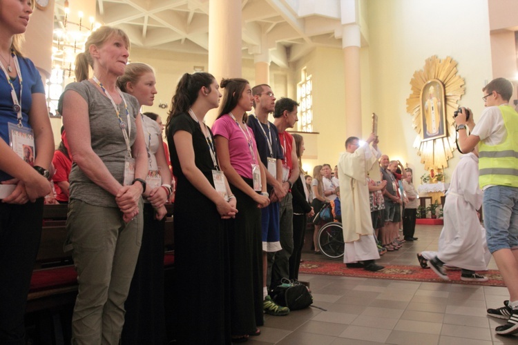 Eucharystia z widokiem na stadion