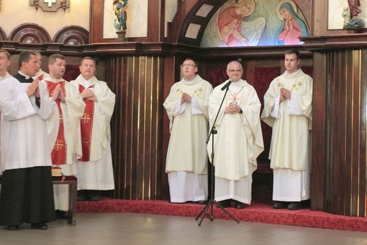 Eucharystia z widokiem na stadion