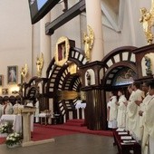 Eucharystia z widokiem na stadion