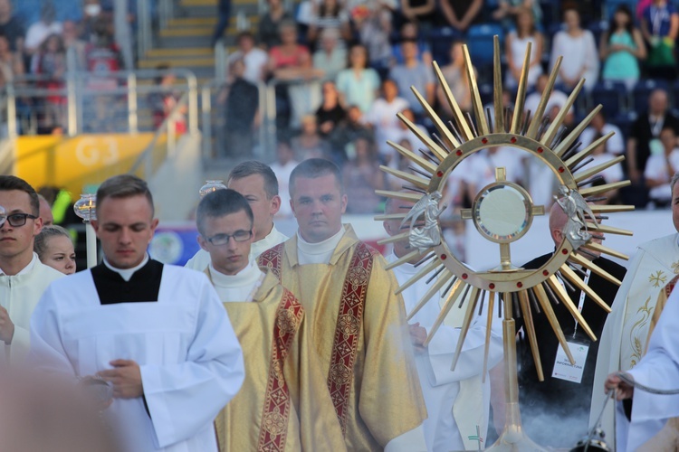 Adoracja Najświętszego Sakramentu na Arenie