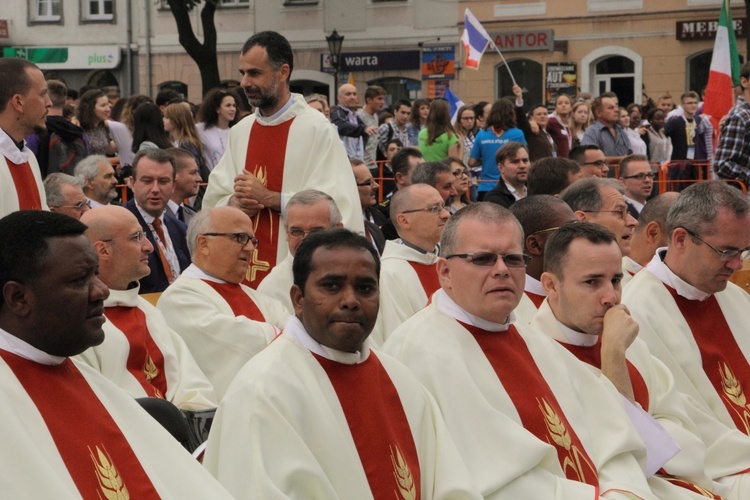 Msza św. na Starym Rynku w Łowiczu