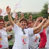 ▲	Radość, radość i jeszcze raz radość ze spotkania z drugim człowiekiem i spotkania z Bogiem.  Tak było do późnej nocy na lubuskim uwielbieniu w Świebodzinie.