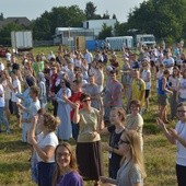 Poranna zaprawa w formie śpiewów i tańców