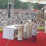 Kapłani warmińscy na Mszy św. z papieżem Franciszkiem.