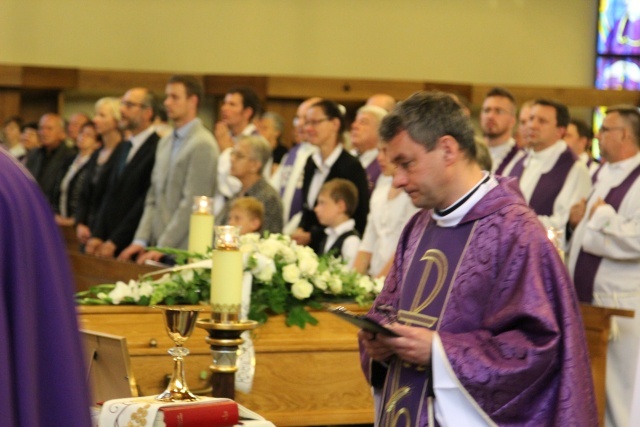 Ostatnie pożegnanie śp. ks. Tomasza Chudego w Bielsku-Białej