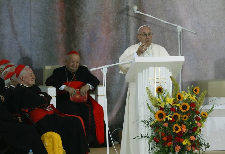 Młodzi zmierzają na Błonia na spotkanie z papieżem