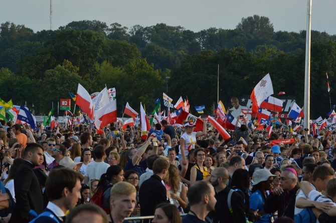 Droga Krzyżowa na Błoniach krakowskich