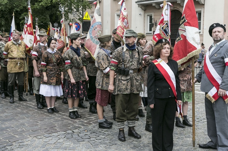 Uczcić poległych, spotkać się z żywymi