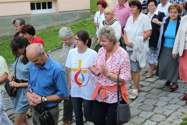 Pielgrzymi ŚDM z Afryki z bp. Kusym w Cieszynie