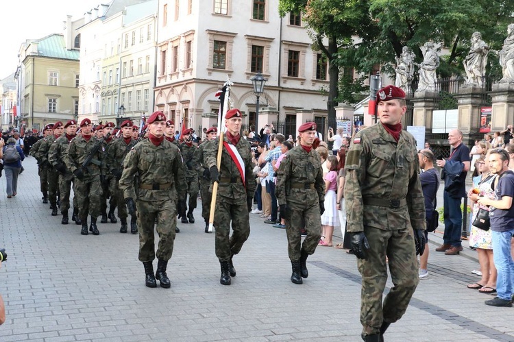 Kondukt żałobny kard. Macharskiego - 2 cz.