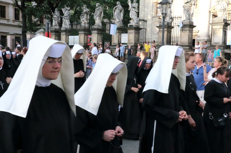 Kondukt żałobny kard. Macharskiego - 2 cz.