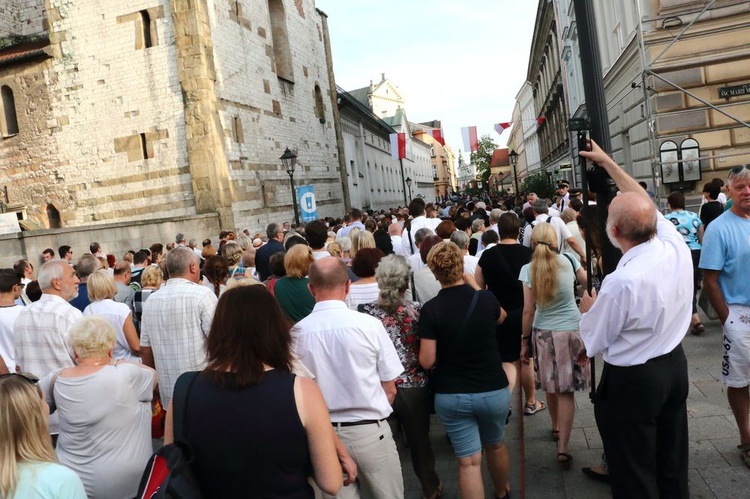 Kondukt żałobny kard. Macharskiego - 2 cz.