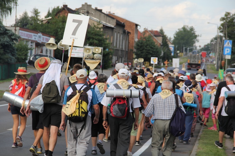 71. Pielgrzymka Rybnicka - dzień drugi (Górniki - Tarnowskie Góry)