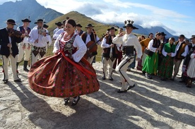 Sierpień pod znakiem folkloru