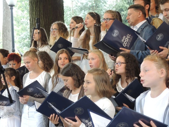 70 lat franciszkanów w Rychwałdzie i Chór Gospel z Łękawicy