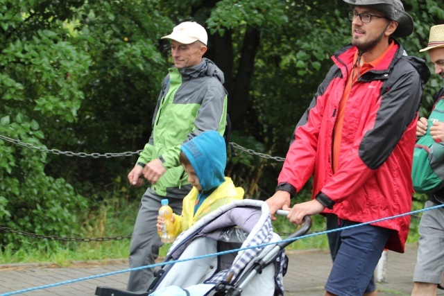 25. piesza pielgrzymka na Jasną Górę wyruszyła z Hałcnowa