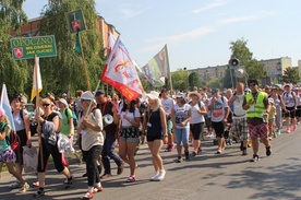 Pielgrzymi wyruszyli po Mszy świetej