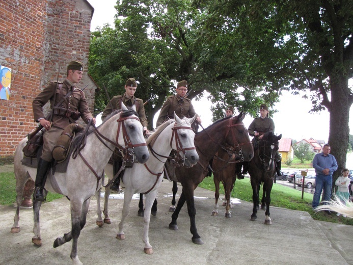 Piknik historyczny w Chojnowie