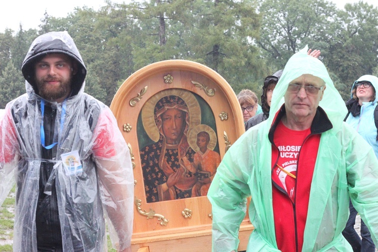 Wejście na Jasną Górę cz. 1