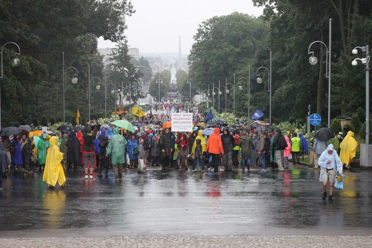 Wejście na Jasną Górę cz. 1