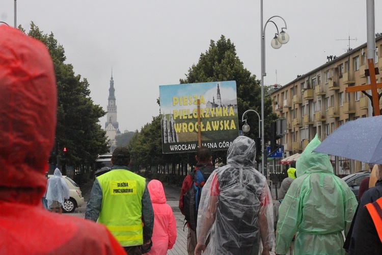 Wejście na Jasną Górę cz. 1