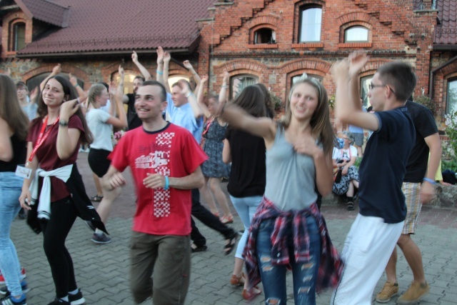 Pogodny wieczór cieszyńskich pątników w Kochłowicach