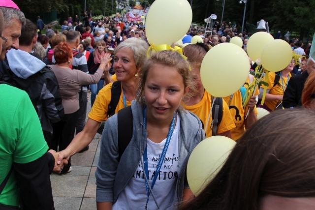 Powitanie 25. Pielgrzymki Diecezji Bielsko-Żywieckiej na Jasnej Górze - grupy hałcnowskie