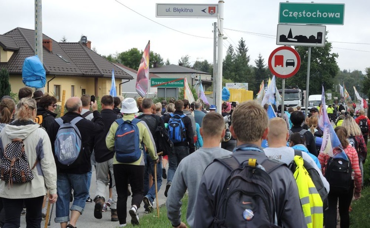 Jasna Góra już niedaleko - ostatni dzień pielgrzymowania