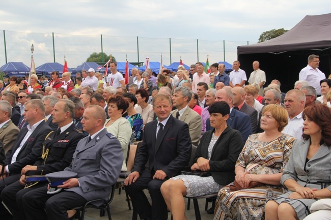 Z dożynkowymi wieńcami