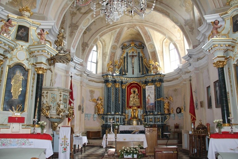 W baranowskim kościele trzeba odnowić jeszcze dekoracje malarskie na ścianie pochodzące z XIX w.