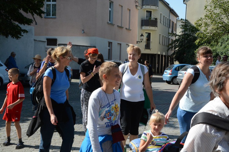 Wejście do Strzelec Opolskich