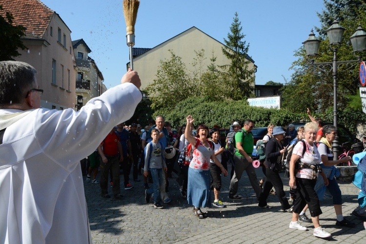 Wejście do Strzelec Opolskich