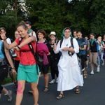 W Zawadzkiem pielgrzymi witani kwiatami