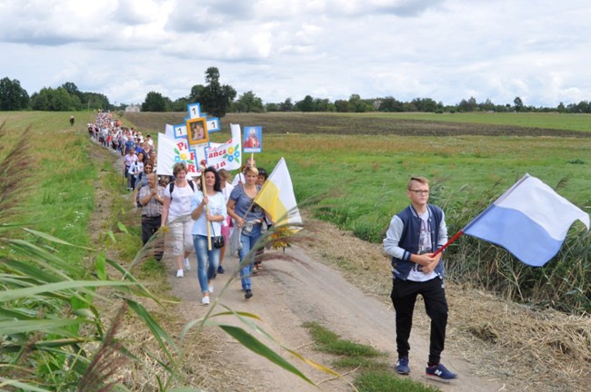 Do Matki Bożej w Jarosławicach