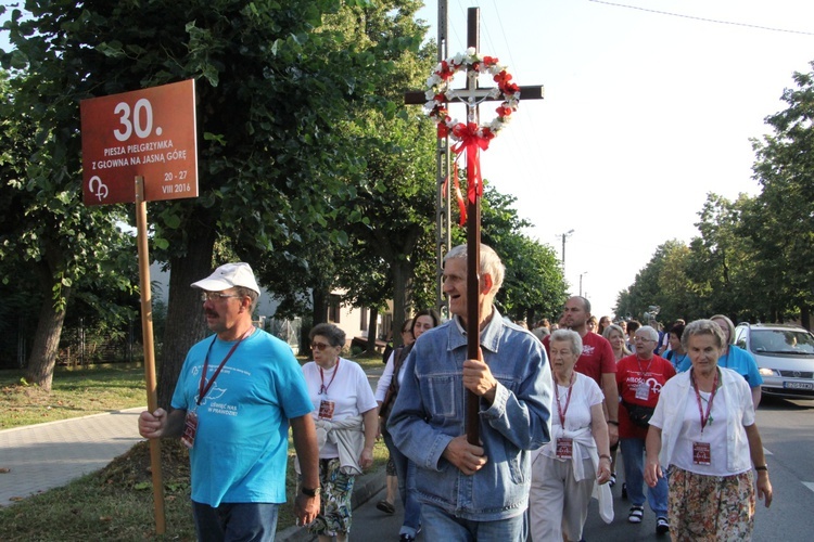 Wymarsz 30. Pieszej Pielgrzymki z Głowna na Jasną Górę