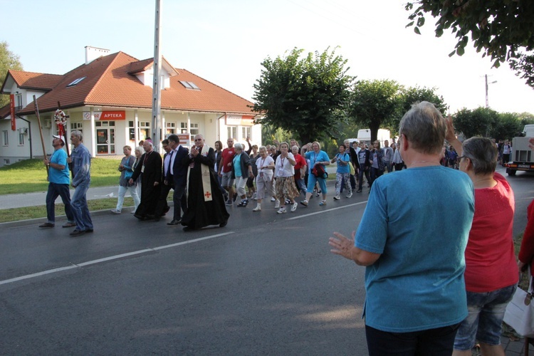 Wymarsz 30. Pieszej Pielgrzymki z Głowna na Jasną Górę