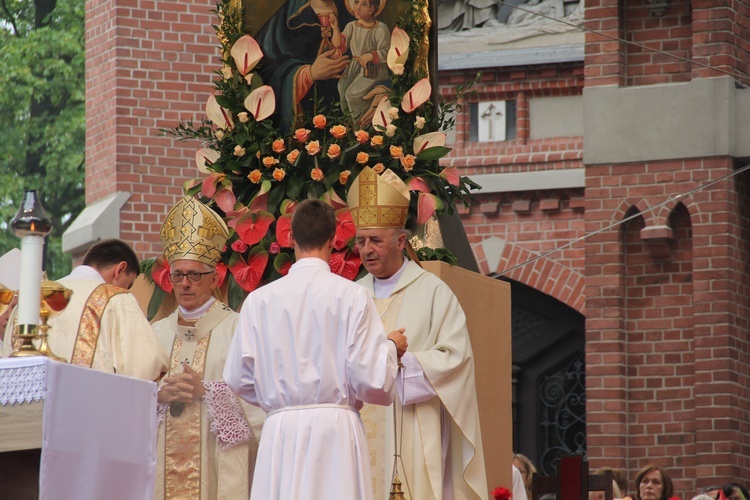 Pielgrzymka kobiet do Piekar (abp Jan Graubner)