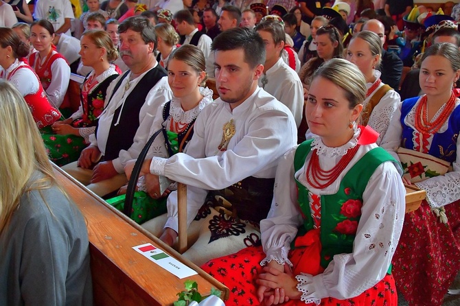 Folklor świata pod Giewontem - Msza św. o pokój na świecie