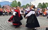 Folklor świata pod Giewontem - korowód przez miasto