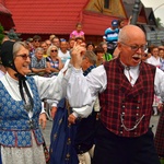 Folklor świata pod Giewontem - korowód przez miasto