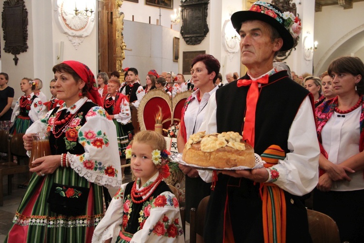 Dożynki w katedrze łowickiej