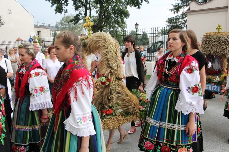 Dożynki w katedrze łowickiej