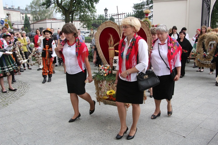 Dożynki w katedrze łowickiej