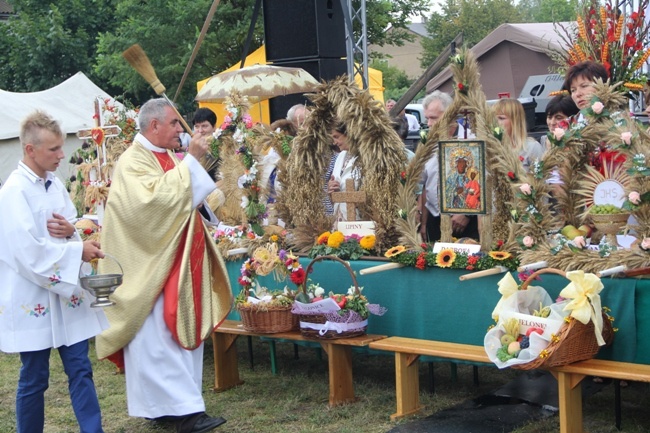 Dożynki w deszczu