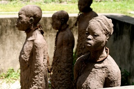 Tweet Franciszka z okazji Dnia Pamięci o Handlu Niewolnikami
