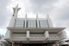 Sanktuarium św. Andrzeja Boboli powstało w latach 1980-1989