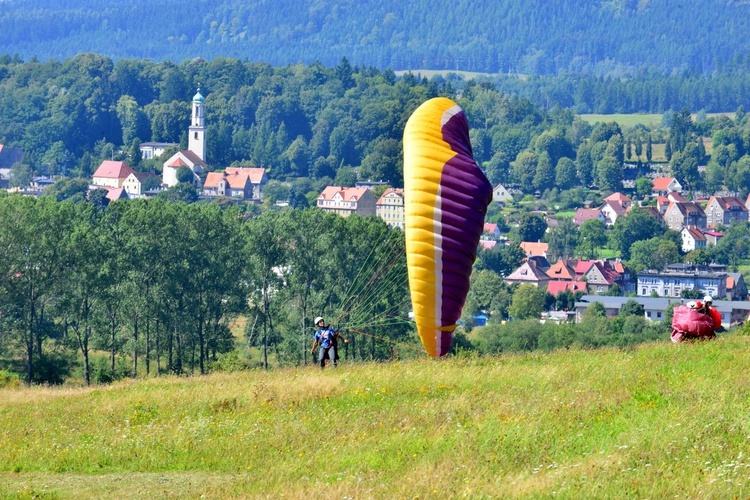 Paralotniarze w Mieroszowie