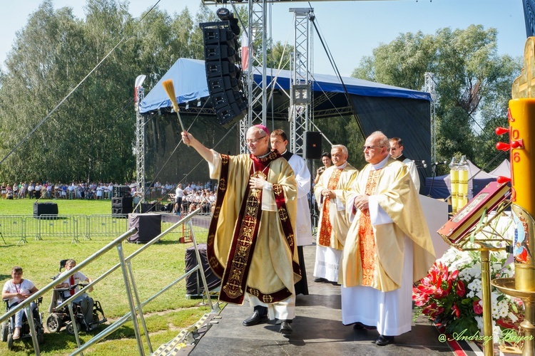 Diecezjalne dziękczynienie za chrzest Polski. 2